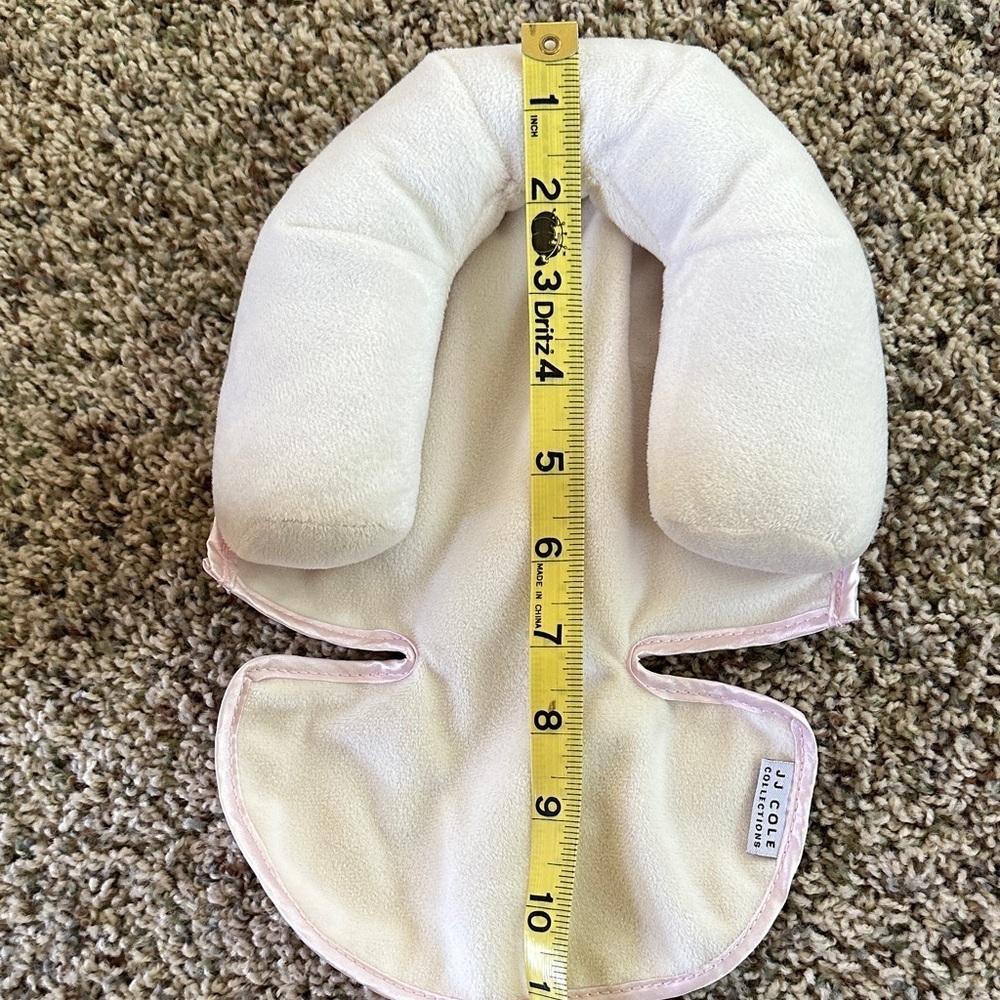 JJ Cole Cream Baby Head Support - Picture 6 of 6